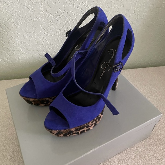 Heels - Picture 3 of 5